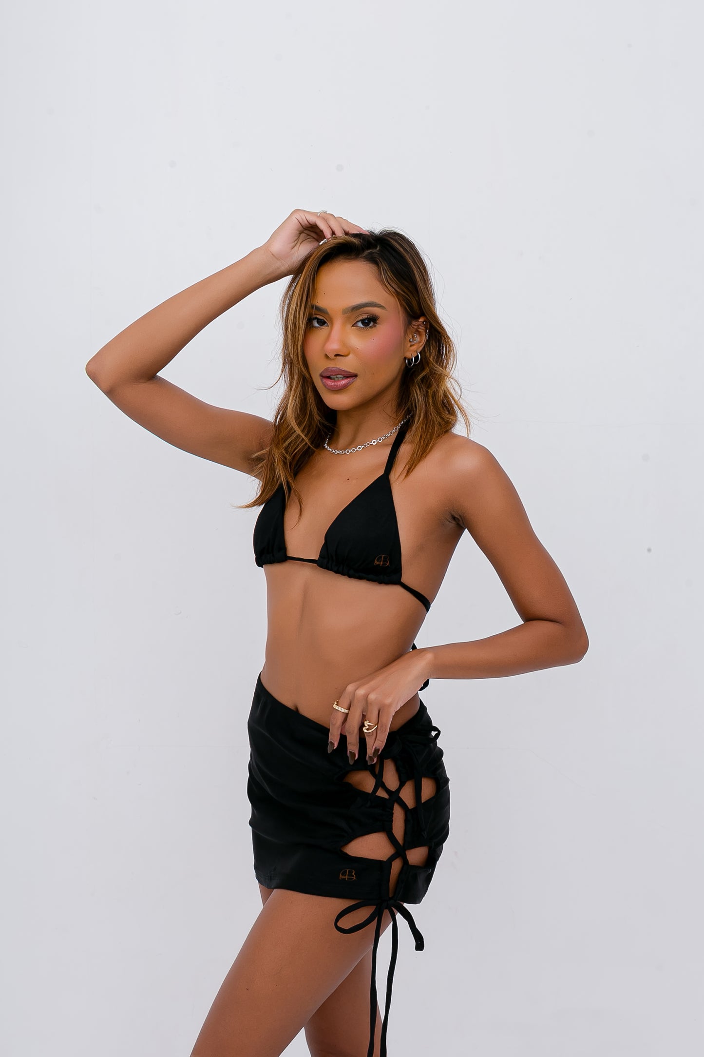 Saia Monique Preto